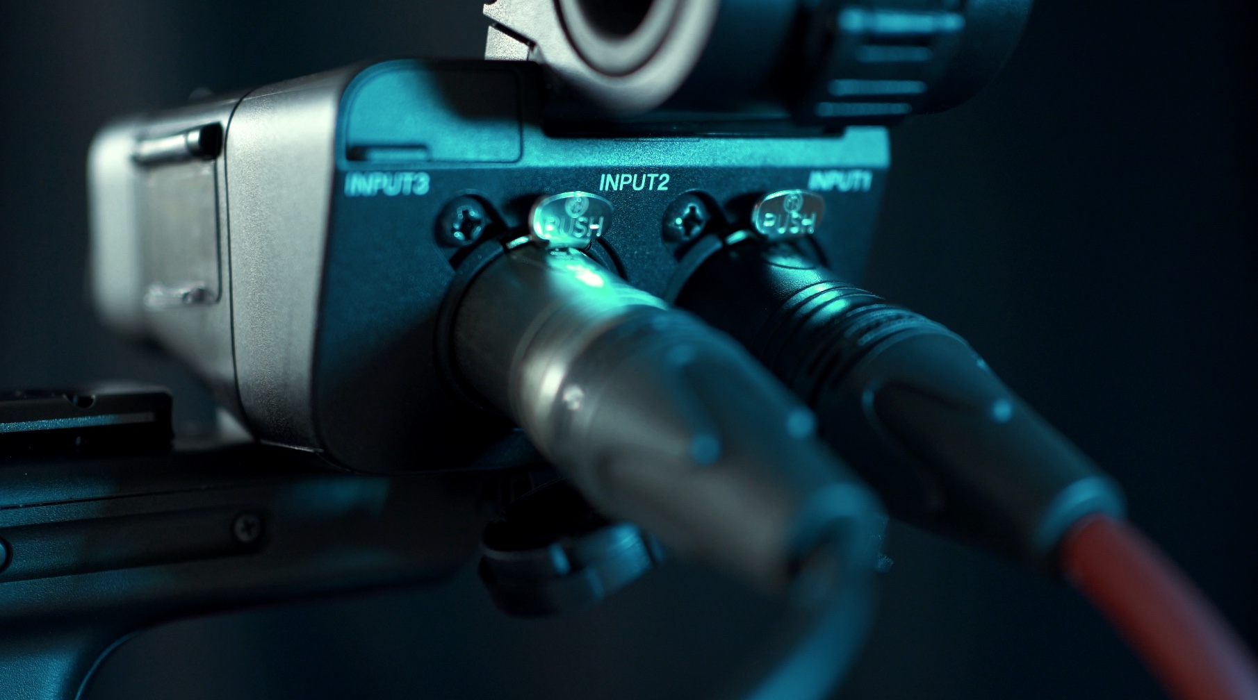 Sony FX3 XLR handle audio inputs